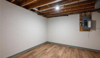 3611 Cyrus Creek Rd, Barboursville, WV 25504