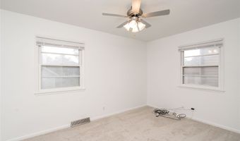 825 SE 4th St, Ankeny, IA 50021