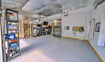 19 Glenview Ln, Belfast, ME 04915