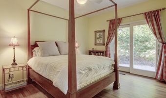 55 Cliff Rd, Amagansett, NY 11930
