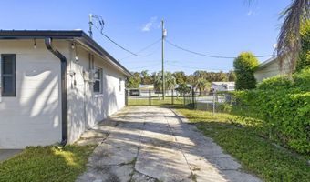 1617 Paradise Ln, Astor, FL 32102