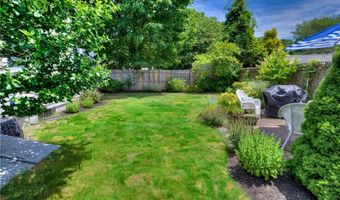 38 Highland Ave, Barrington, RI 02806