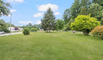 138 Homecrest Ave, North Smithfield, RI 02896