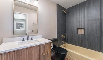 4 Gretchen Ln, Bella Vista, AR 72715