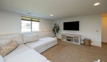 4608 NE Wanda Dr, Ankeny, IA 50021