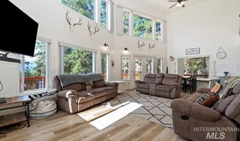 1496 Pine Ridge Dr, Cascade, ID 83611