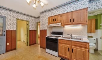 386 Division St, Amsterdam, NY 12010