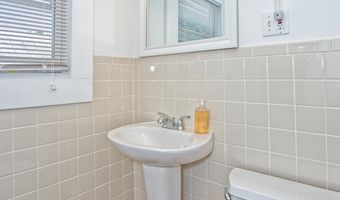 22 Lawnridge Ave, Albany, NY 12208