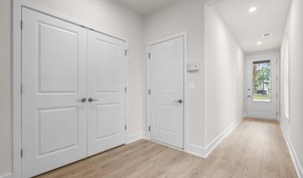 42231 SHINING STAR Sq, Ashburn, VA 20148