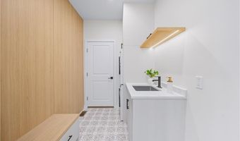 27 Soar Way, Newport, RI 02840