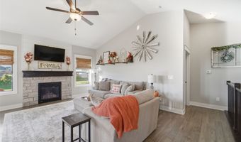 1404 S 10th St, Adel, IA 50003