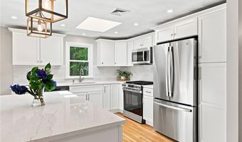 132 Grand View Rd, East Greenwich, RI 02818