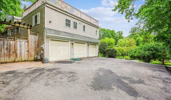 9201 LAUREL OAK Dr, Bethesda, MD 20817