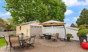 6 Gardner St, Beverly, MA 01915