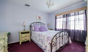 18 South Plz, Amity Harbor, NY 11701