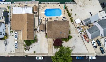 54 STORM JIB Ct, Bayville, NJ 08721