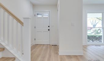 3023 N Windsor Dr, Arlington Heights, IL 60004