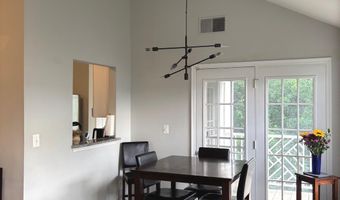 5924 FOUNDERS HILL Dr 302, Alexandria, VA 22310