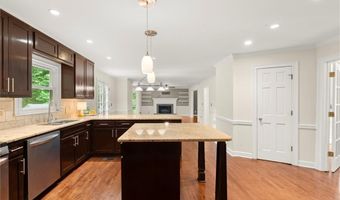 3505 Waters Glen Way, Alpharetta, GA 30022