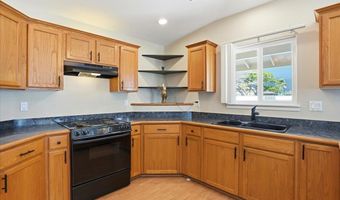 77 Kealohilani St, Kahului, HI 96732