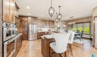 305 S Heritage Rd, Brandon, SD 57005