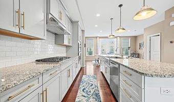 2733 S Spurway Dr, Ann Arbor, MI 48105