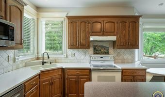 6425 SW South Pointe Dr, Auburn, KS 66402