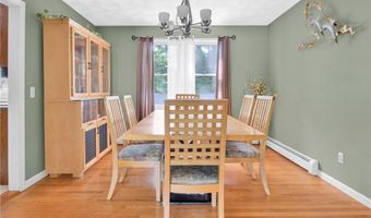 63 Derbyshire Dr, Cranston, RI 02921