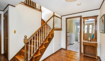 19 W Lakeview Rd, Alloway, NJ 07460