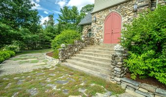48 Old Searsport Ave, Belfast, ME 04915
