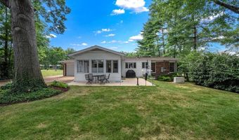 345 Norwood Cir, Ballwin, MO 63011