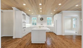 1505 Edgewater Ave, Arden Hills, MN 55112