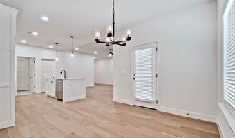 1 Claypole Ln, Bella Vista, AR 72715