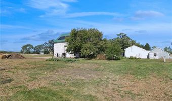 4705 Prairieburg Rd, Anamosa, IA 52205