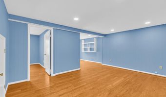 7428 FOUNTAIN HEAD Dr, Annandale, VA 22003