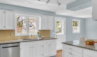 6 Acre Ave, Barrington, RI 02806