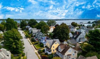 82 Sefton Dr, Cranston, RI 02905