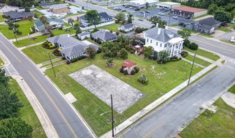 12 Dyal St, Baxley, GA 31513