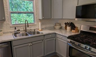 1494 Hilton Dr, Akron, OH 44313