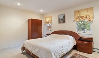 29 Sunset Rd S, Albertson, NY 11507