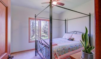 208 Augusta Village Pl, Augusta, MO 63332