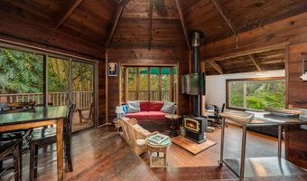 1055 Kaupakalua Rd, Haiku, HI 96708