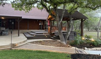 828 Shady Grv, Adkins, TX 78101
