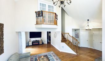 157 Main St, Gouldsboro, PA 18424