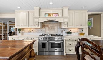 24 Lebrun Ave, Amityville, NY 11701