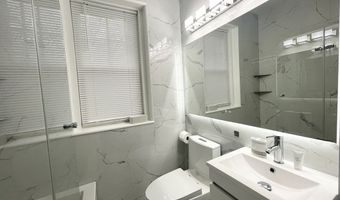 64 Queensberry 222, Boston, MA 02215