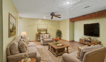 1003 Lisa Ct, Baldwin City, KS 66006