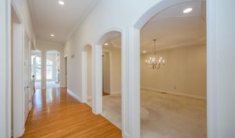 719 Clayton Corners Dr, Ballwin, MO 63011