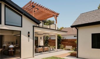 3076 Glenhurst Ave, Los Angeles, CA 90039