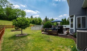 1231 Edgewater Ln, Antioch, IL 60002